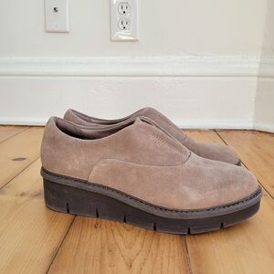 Clarks Collection Loafers Beige Suede  Women Size 10 M Platform